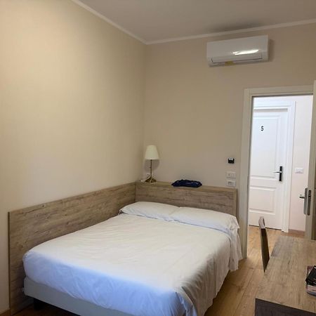 Guesthouse Central Station Group - Via Ponte Seveso 18 มิลาน ภายนอก รูปภาพ
