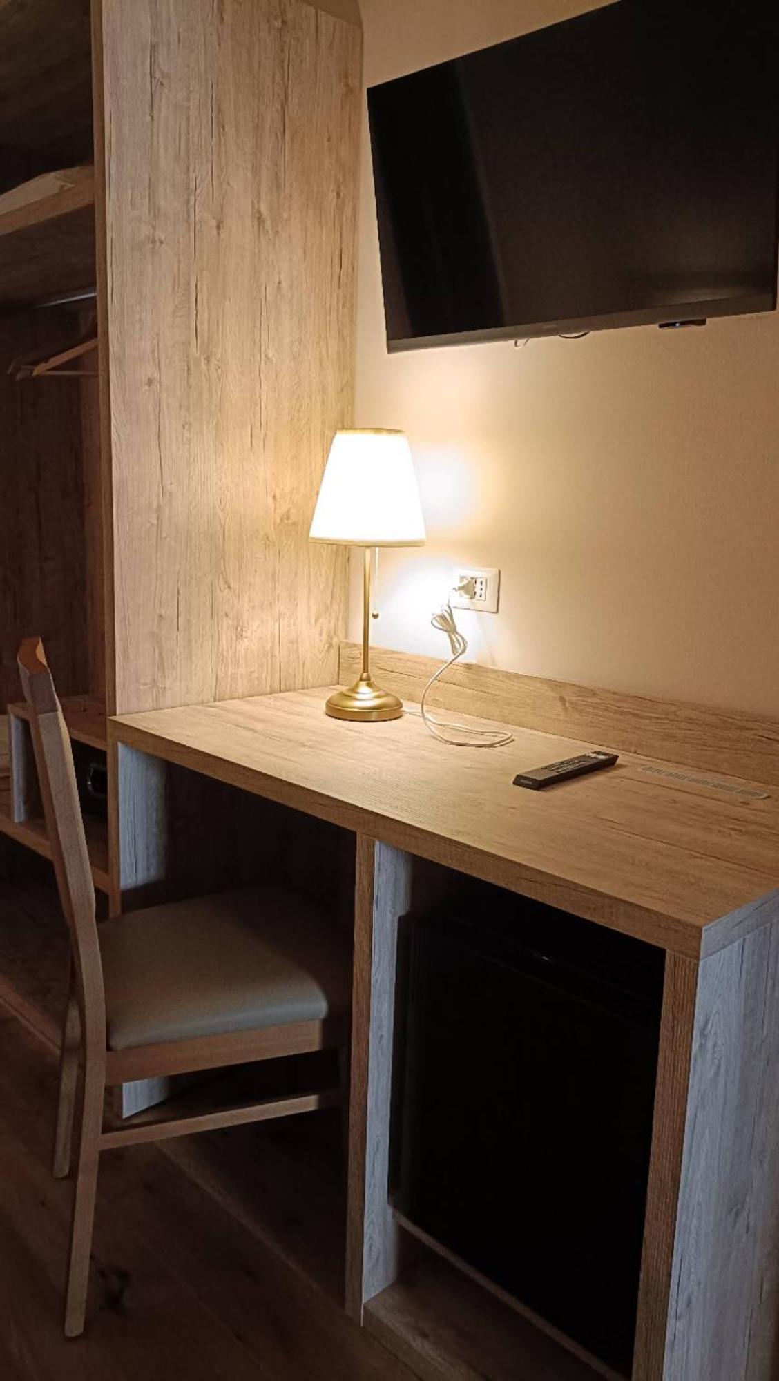 Guesthouse Central Station Group - Via Ponte Seveso 18 มิลาน ภายนอก รูปภาพ